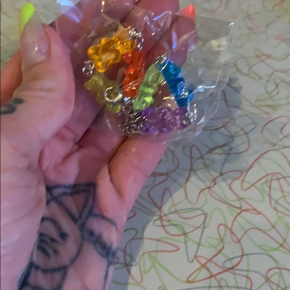 🍭🐻🌈 Rainbow Gummy Bear Bracelet - Picture 3 of 3